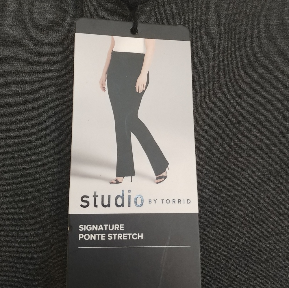 New 18R Torrid Signature Ponte Stretch Trouser